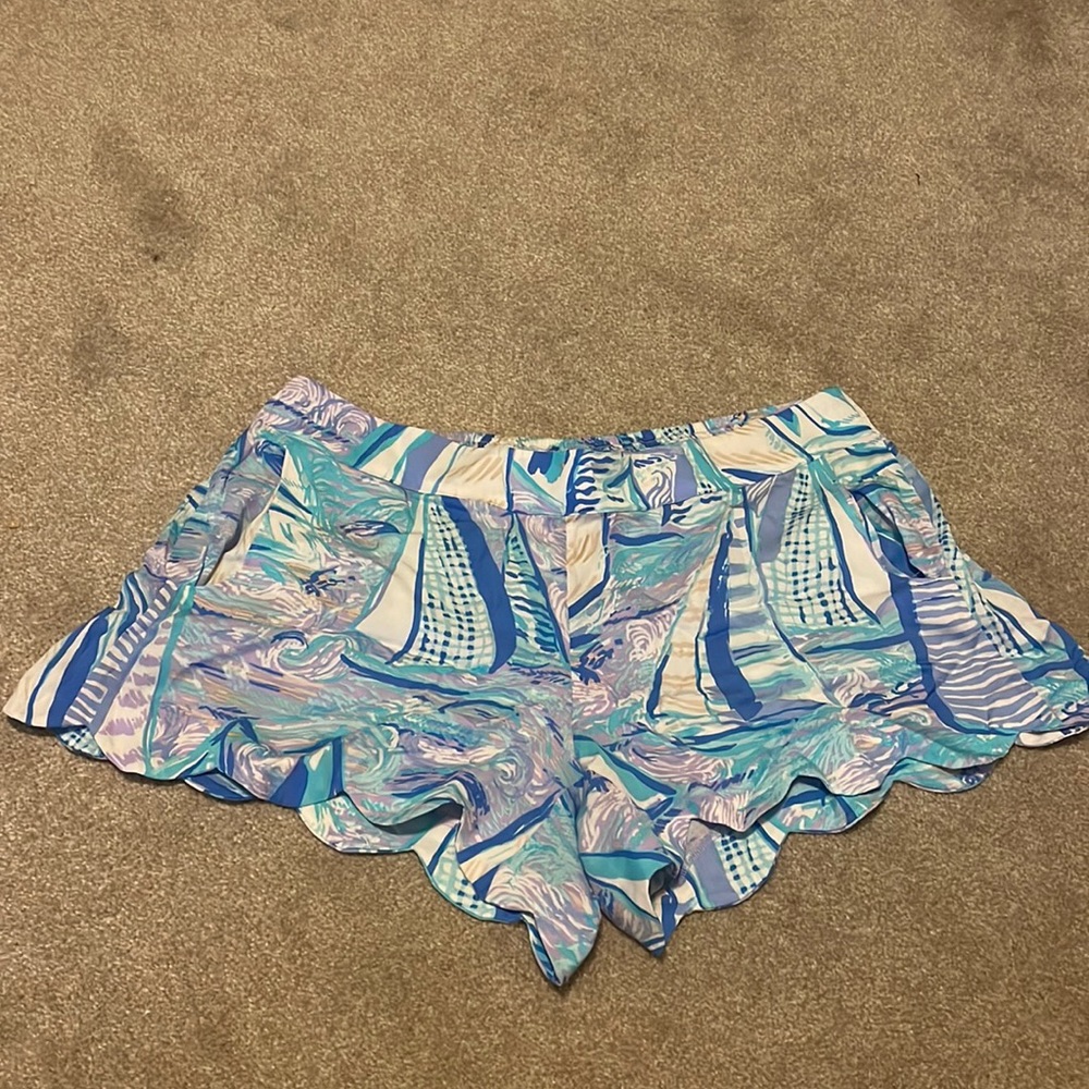 Lilly Pulitzer scalloped knit shorts - stretchy waist